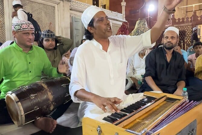 Saints and Royals of Delhi Private Tour - Stop 1: Chilla Nizamuddin Auliya and the exorcism connection