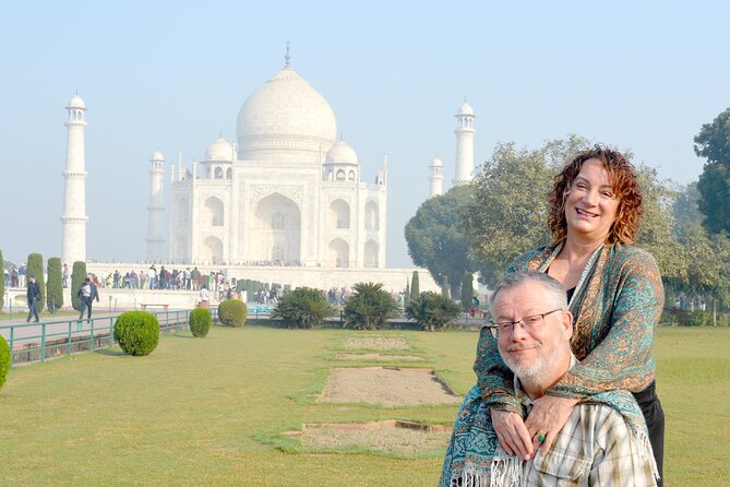 Same Day Agra Tour By Luxury Gatimaan Train From Delhi - Meals on the train and lunch variations you should confirm