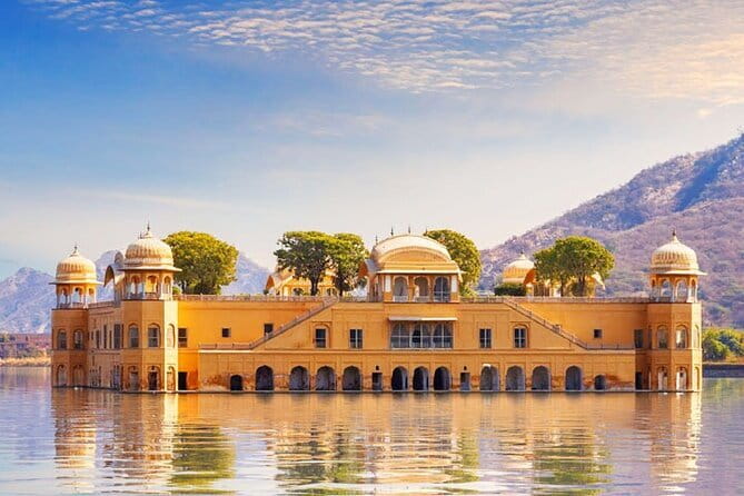Same Day Jaipur Tour By Car - Stop 1: Hawa Mahal, Palace of Wind, With a Purpose