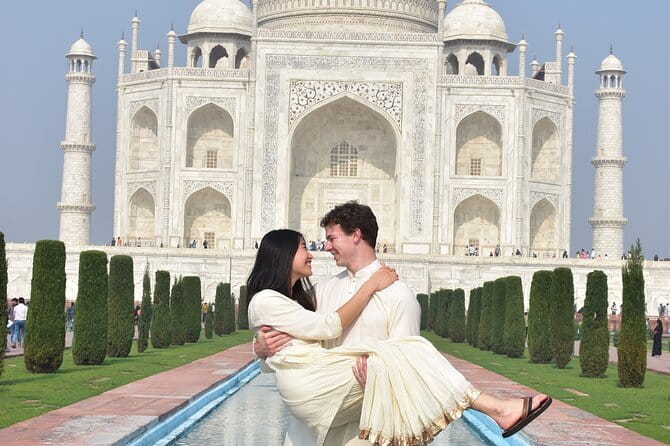 Same Day luxury Taj Mahal and Agra Fort Tour from Delhi by Car - Agra Fort in about an hour: worth it, if you go with a plan