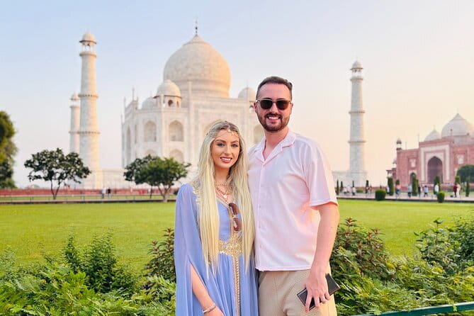 Same Day luxury Taj Mahal and Agra Fort Tour from Delhi by Car - The Delhi-to-Agra drive, and why comfort pays off