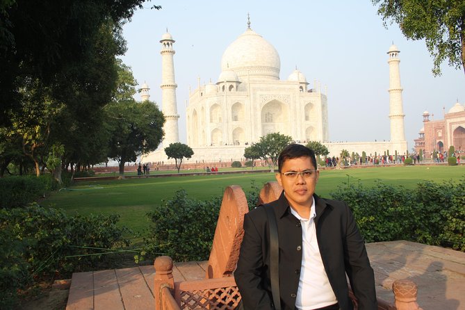 Same Day Taj Mahal & Agra Fort Tours ( Delhi- Agra-Delhi ) - Lunch break: choosing comfort so you enjoy the afternoon