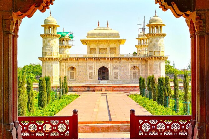 Same Day Taj Mahal Tour by car - Baby Taj (Itimad-ud-Daulah): the calm 45-minute counterweight