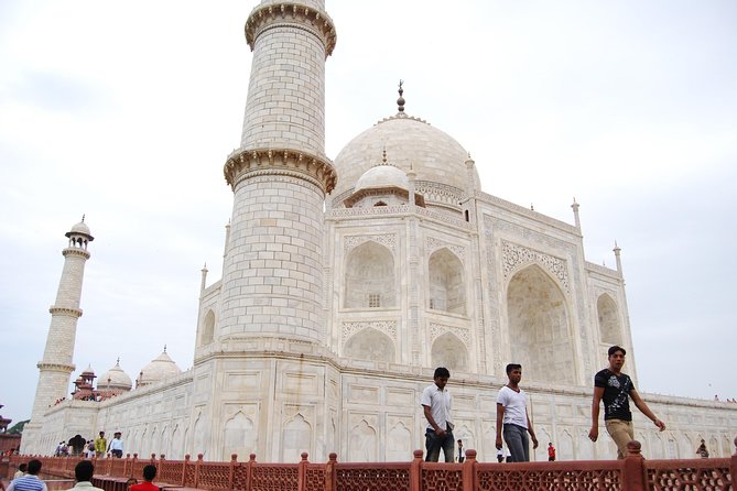 Same Day Taj Mahal Tour by Car from New Delhi - Agra Fort in 1 Hour: Mughal Power After the Main Icon