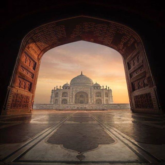 Same Day Taj Mahal Tour from Delhi by Gatimaan Express Train - Taj Mahal: Guided 2.5 Hours Plus Skip-the-Line Access