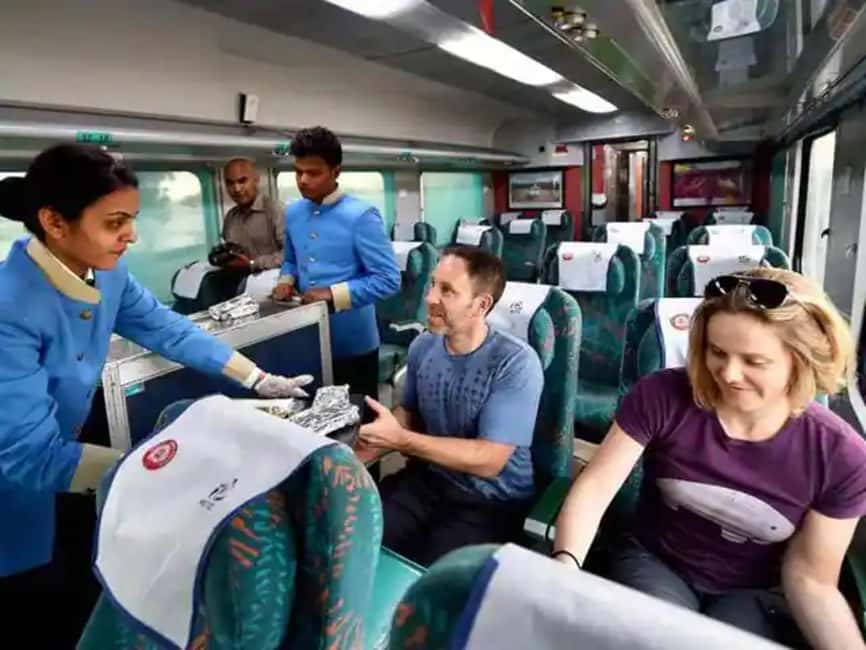 Same Day Taj Mahal Tour from Delhi by Gatimaan Express Train - Lunch and Meal Reality During a 12-Hour Sprint