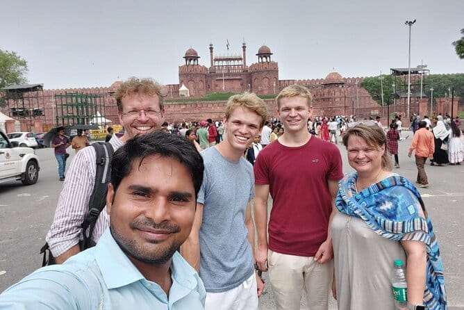 Sanjay Colony Slum & Old delhi Street Food Tasting tour - Key highlights you should care about