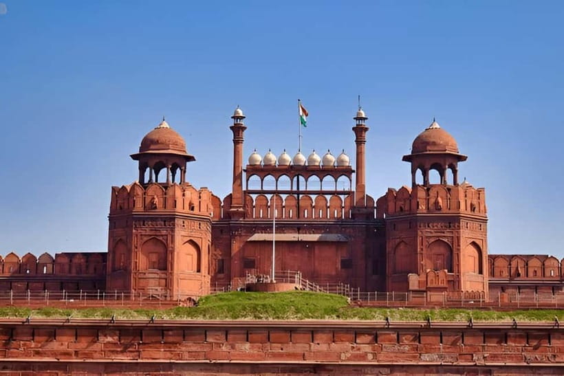 Skip-the-Line Guided Tour of Delhi's Iconic Red Fort - Lahori Gate and Chatta Chowk: the royal entrance meets daily life