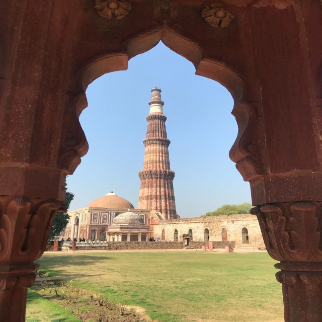 Skip-the-line Qutub Minar Private Tour with Transfer Option - The Iron Pillar courtyard: rust-resistant metal you can inspect closely