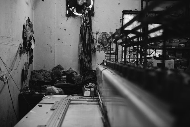 Small- Group Delhi Slum Walking Tour - Why this Sangam Colony walk feels different from a quick sightseeing stop