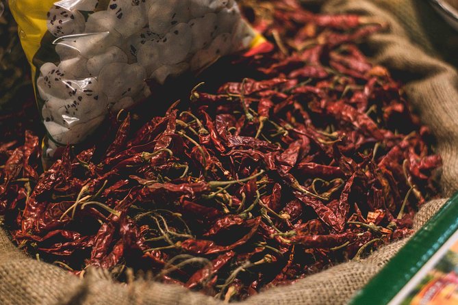 Spice Market & Old Delhi Highlights: Guided 3-Hour Tour - Getting there fast: Connaught Place to Chawri Bazar by metro