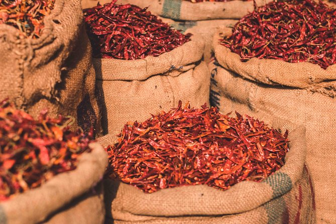 Spice Market & Old Delhi Highlights: Guided 3-Hour Tour - Stop-by-stop through Old Delhi, from Chawri Bazaar to Khari Baoli