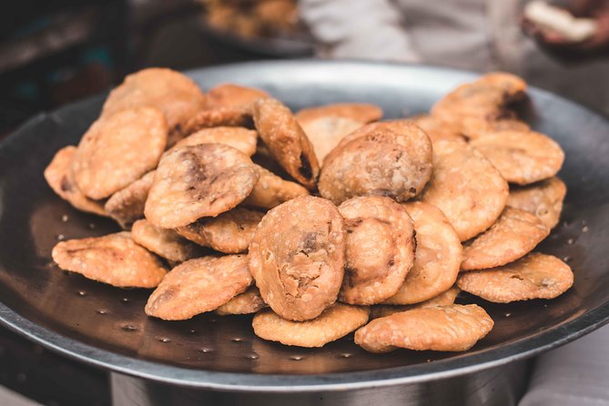 Spice & Stories: 3-Hour Old Delhi Heritage Food Walk Guided Tour - Jama Masjid and the Sikh gurudwara, outside views that add meaning to the food