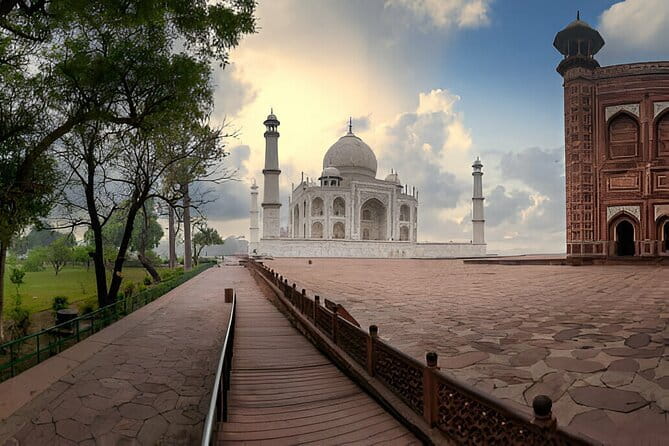 Sunrise Taj Mahal And Agra Private Tour From Delhi - Guide quality is the difference between seeing and understanding