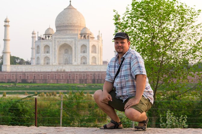 Sunrise Taj Mahal Tour - The practical comfort factors: vehicle, breakfast, and mobile ticket