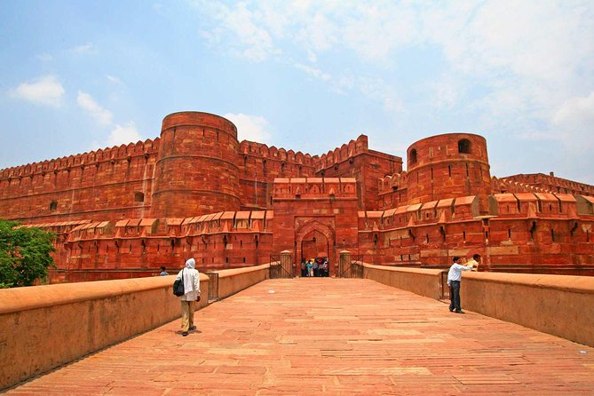 Sunrise Taj Mahal Tour from Delhi with Entrance and Food - The food break in Agra: buffet breakfast or lunch option