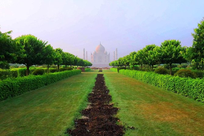 Sunrise Taj Mahal Tour from Delhi with Entrance and Food - The guide experience that makes sunrise tours feel easy