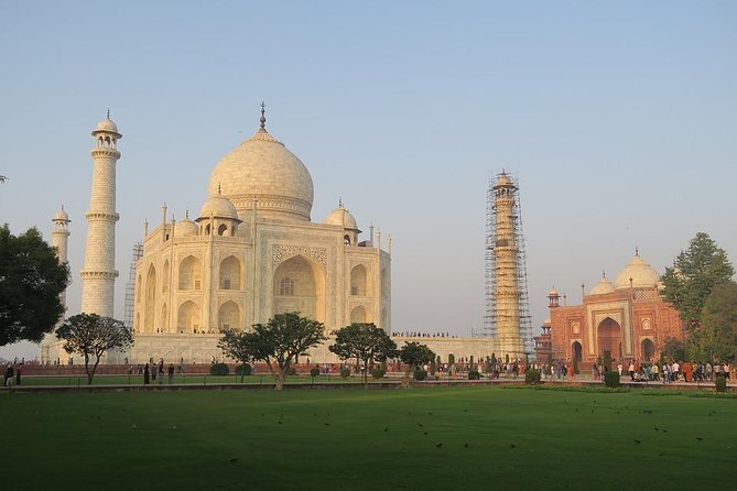 Sunrise Taj Mahal Tour from Delhi with Entrance and Food - Agra Fort after the main highlight, Akbar’s 1565 A.D. stop