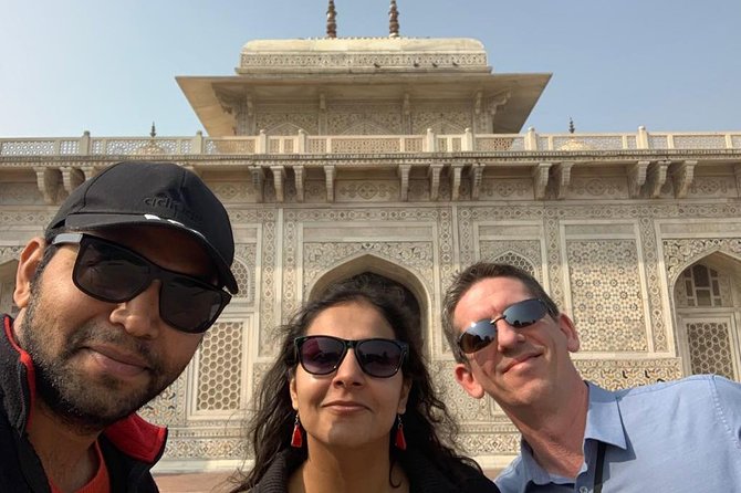Sunrise Taj Mahal Tour - Getting to Agra and meeting your guide early