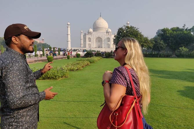 Taj Mahal, Agra Fort & Baby Taj Tour from Delhi - All Inclusive - Lunch at a 5-Star Hotel in Agra: A Real Rest Break