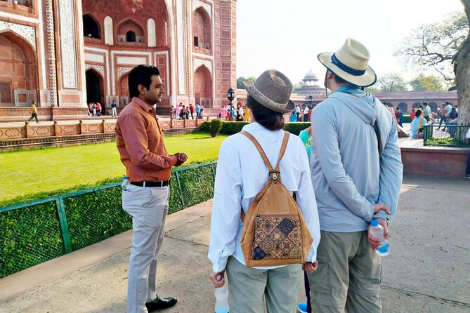 Taj Mahal, Agra Fort & Baby Taj Tour from Delhi By Car–Fast Entry - Private A/C Car, Hotel Pickup, and All the Small Logistical Wins