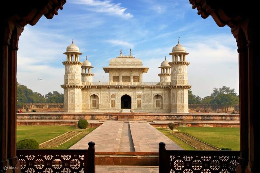 Taj Mahal, Agra Fort Day Tour with Transfers - Taj Mahal and Agra Fort, with transfers that actually save time