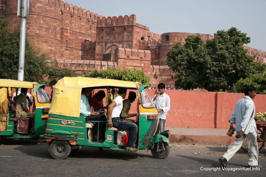 Taj Mahal, Agra Fort Day Tour with Transfers - Private pickup and drop-off, with a route that can adapt