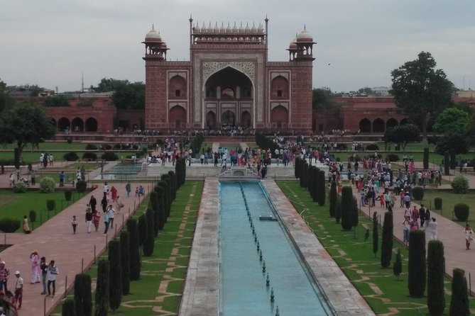 Taj Mahal, Agra Fort, & Fatehpur Sikri Day trip From Delhi by car - Private car comfort, group discounts, and why the price can make sense
