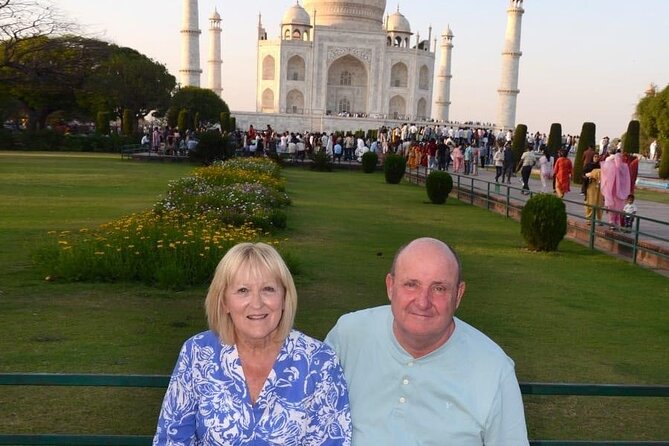 Taj Mahal & Agra Private Trip by Car from Delhi with 5 Star Meal - Private AC Car From Delhi: The Real Comfort Factor