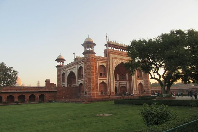 Taj Mahal and Agra Fort Day Trip from Delhi - Taj Mahal with a guide: how to make a short stop feel meaningful