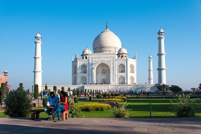 Taj Mahal and Agra Fort Tour From Delhi By Car - Getting from Delhi: AC car comfort and an early start reality