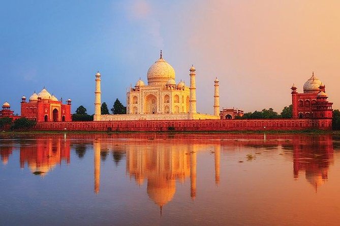 Taj Mahal at Sunrise Day Tour from Delhi by SUV Car - The Kohinoor Jewellers stop: shopping with a purpose (and a time limit)