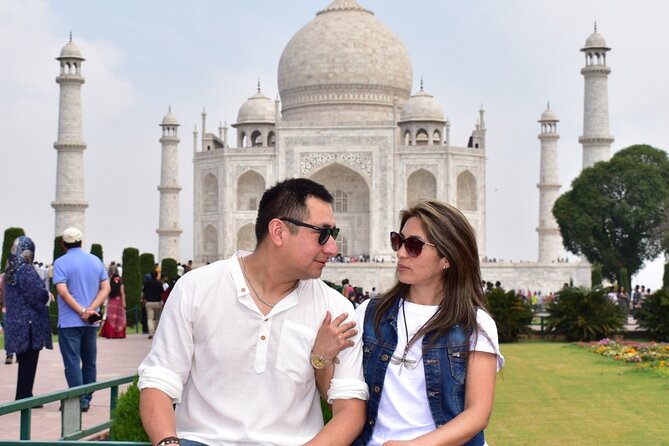 Taj Mahal Day Tour by Superfast Gatimaan Train from Delhi - Lunch at a 5-star hotel plus train meals that keep you going