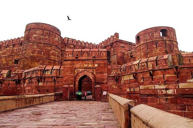 Taj Mahal Day Trip by Fastest Train From Delhi - All Inclusive - Breakfast on the Gatimaan, then straight to Agra