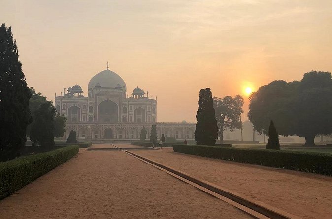 Taj Mahal Overnight Trip From New Delhi - The guide and driver factor: where trust and timing show up