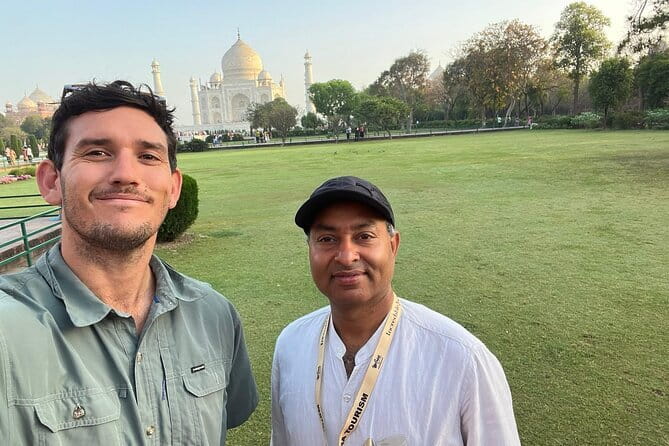 Taj Mahal same day luxurious Tour by Superfast Train from Delhi - Transport in Agra, parking, and the pace that keeps you sane