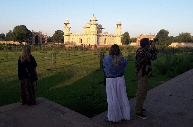 Taj Mahal Same Day Tour by Fast Track to the Taj - What the guide experience adds (and where it shows up)