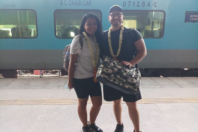 Taj Mahal Same Day Tour by India's Fastest Train - Morning in Delhi: pickup, Nizamuddin, and breakfast on the train
