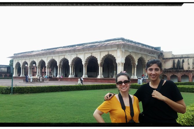 Taj Mahal Same Day Tour from New Delhi - Agra Fort in two hours: more than a backdrop