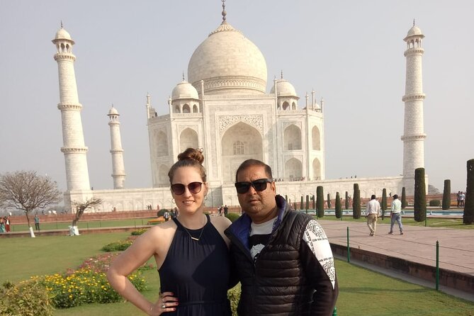 Taj Mahal Sunrise and Agra Private Tour By Car From Delhi - Agra Fort stop: Akbar’s 16th-century power view