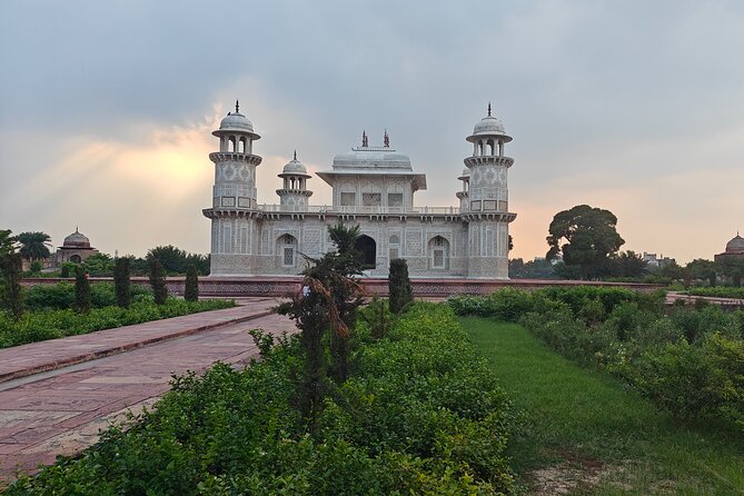 Taj Mahal Sunrise and Agra Private Tour By Car From Delhi - The private car day plan: pickup, comfort, and realistic timing