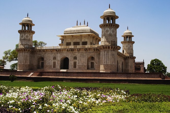 Taj Mahal Sunrise Tour from New Delhi - Taj Mahal at 05:00 AM: what you should look for