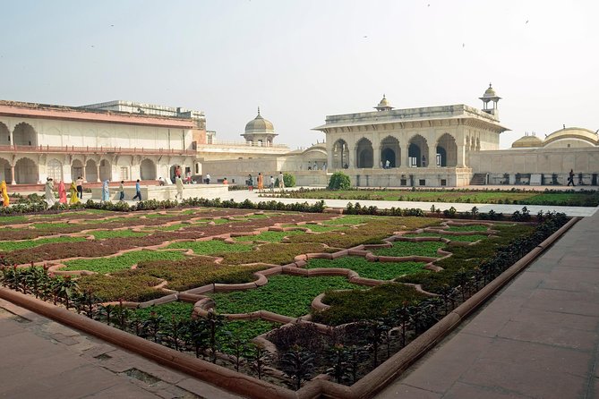 Taj Mahal Tour By Express Train from Delhi - Lunch in Agra: When the Optional Buffet Helps