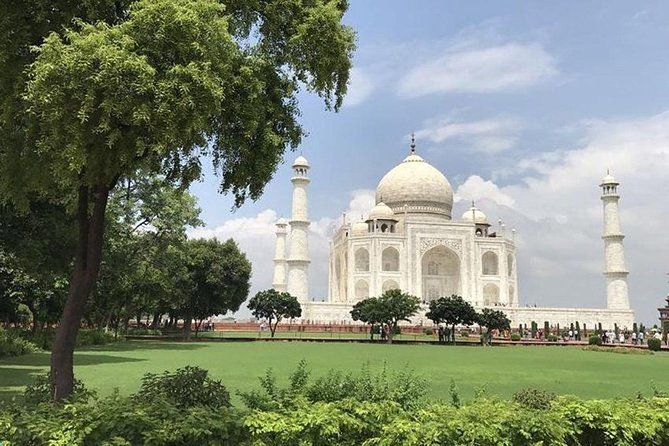 Taj Mahal Tour by Gatimaan Express Train With Lunch At 5 Star Hotel - Why the Gatimaan Express makes this one-day Agra plan work