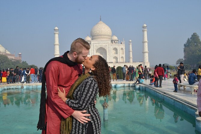 Taj Mahal Tour from Delhi All-Inclusive With-Multiple-Options - Stop 1: Taj Mahal With a Guide and a Real Time Block