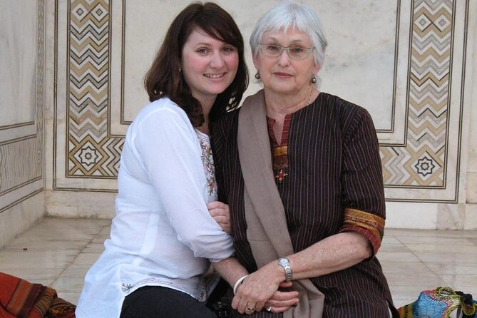 Taj Mahal Tour from Delhi by AC Car with 5 Star Meal - Agra Fort: a shorter stop that still has a big story
