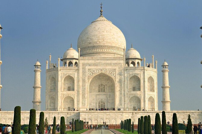 Taj Mahal Tour From Delhi By Car-Skip The Line Tickets With Lunch - Private Tour Energy: Only Your Group, Plus a Chauffeur Who Keeps It Moving