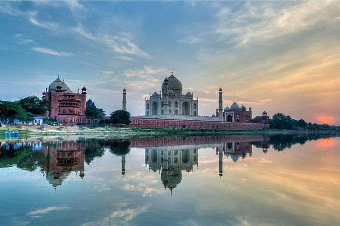Taj Mahal Tour From Delhi with Tickets : Private Tour - Lunch Break at DoubleTree by Hilton Agra When Meals Are Included