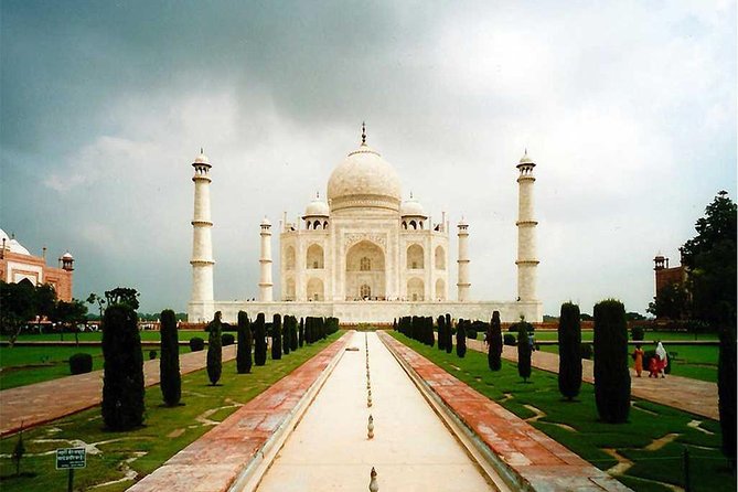 Taj Mahal Tour same day Gatimaan Express - Delhi-Agra Train tour - Taj Mahal first, with a guide to make it more than a photo stop