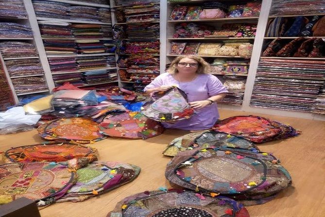 The Fabric Trail: Textile & Tailoring Tour with Expert Guide - Your guide team: female consultant plus driver know-how